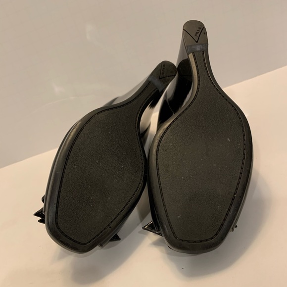 PRADA BLACK SCAMASCO PATENT BOW WEDGE SANDAL 8 - Picture 7 of 7